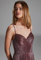 Schimmerndes Plisseekleid