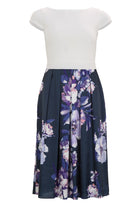 Cocktailkleid aus Material Mix