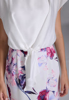 Etuikleid aus floral bedrucktem Scuba und Satin