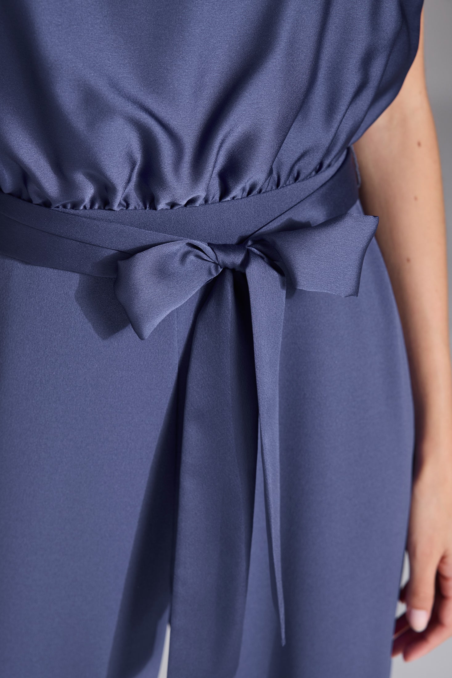 Jumpsuit aus Material-Mix