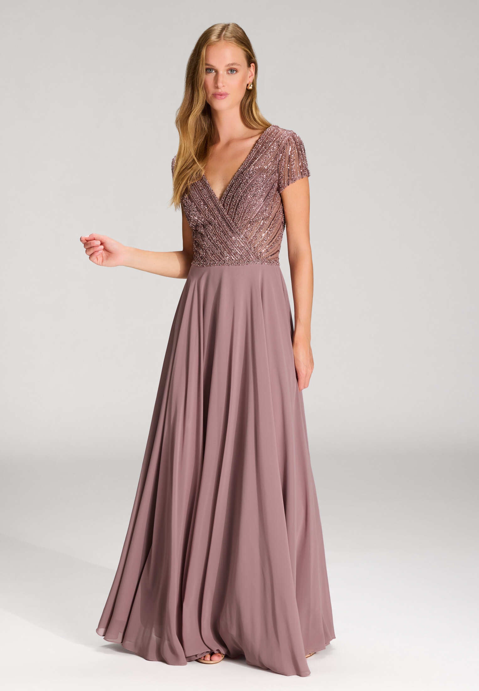 Besticktes Chiffonkleid mit kurzen Ärmeln dusty rose