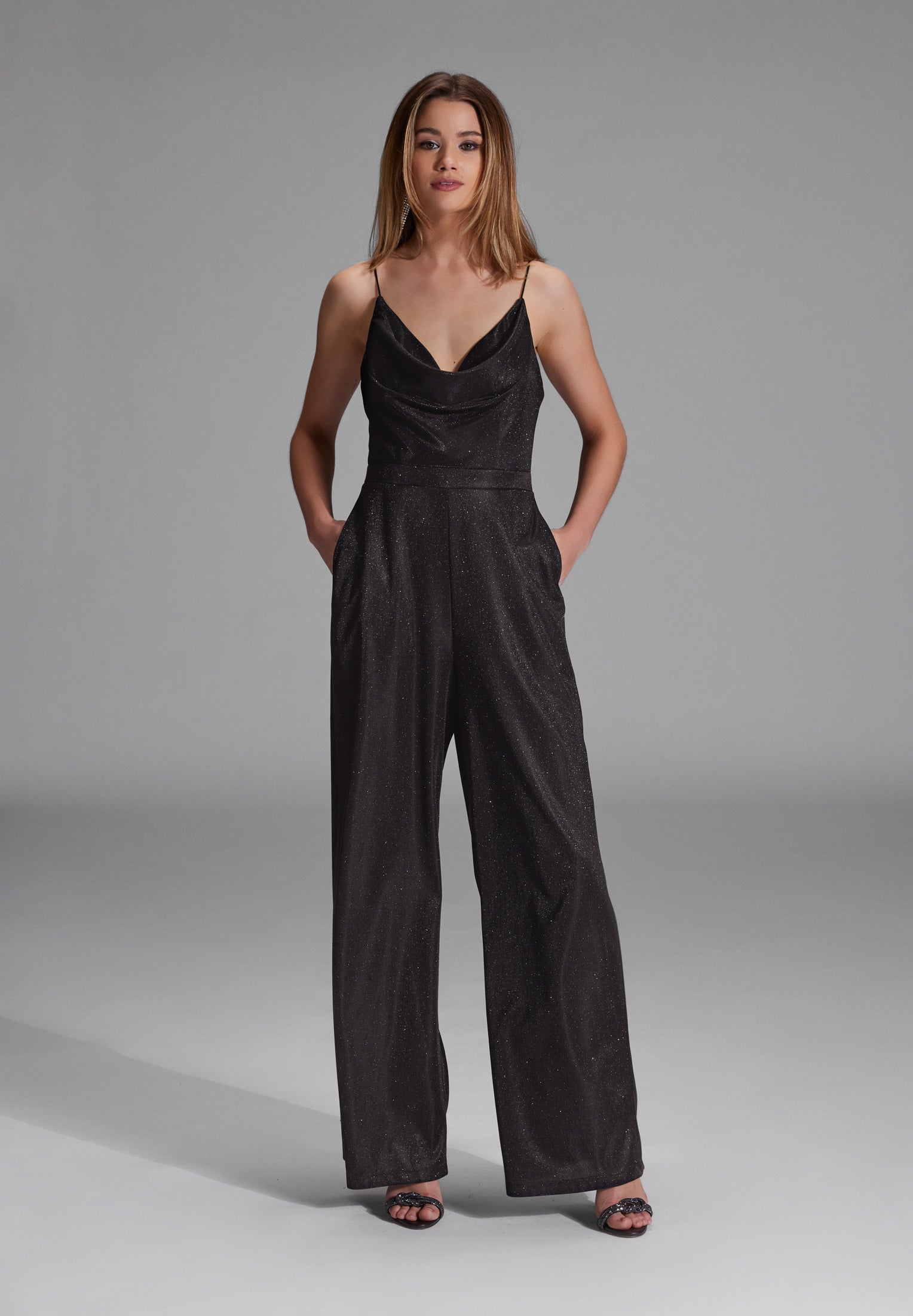 Jumpsuit mit Schimmereffekt black
