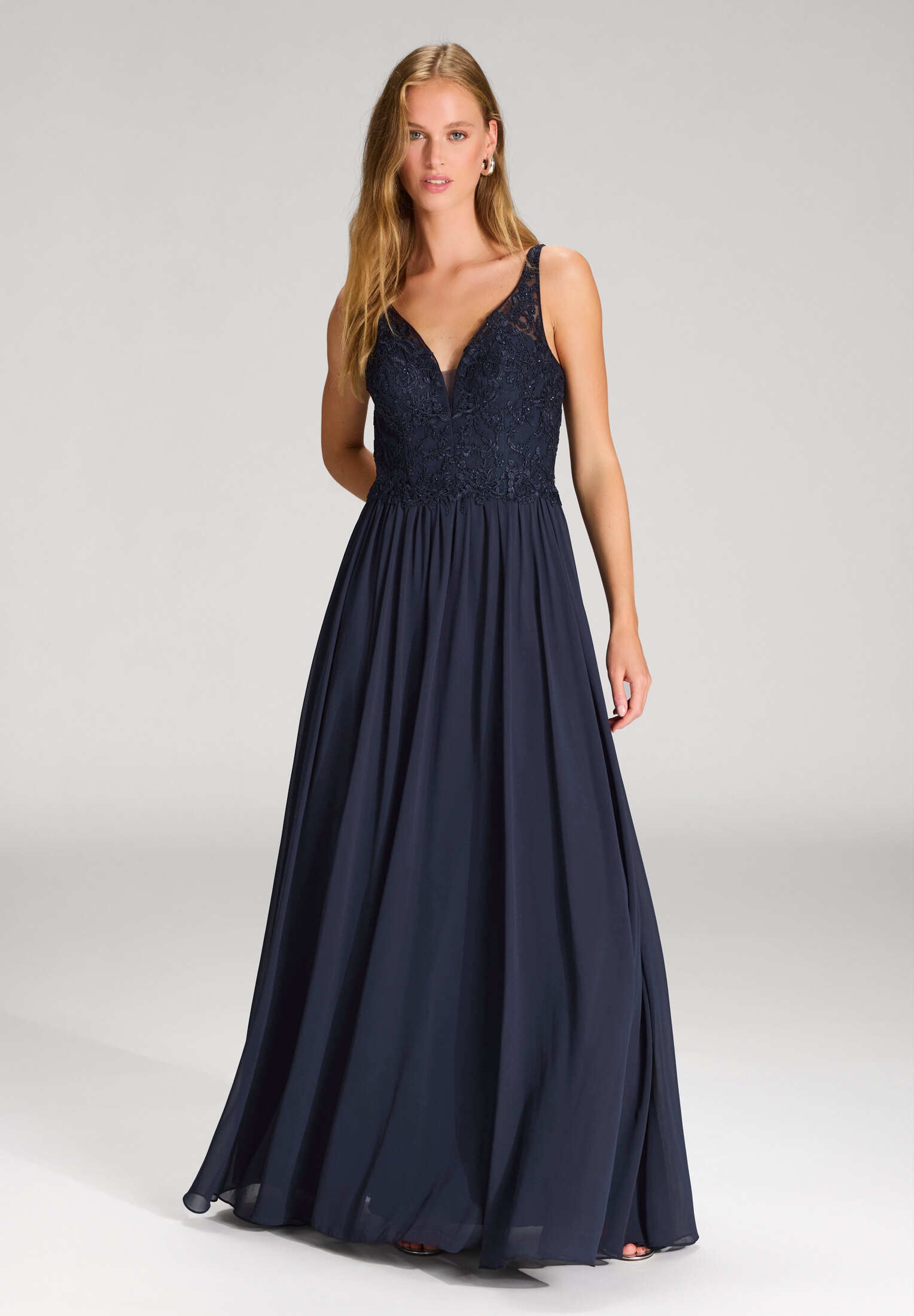 Chiffonkleid mit Spitzenstickerei navy