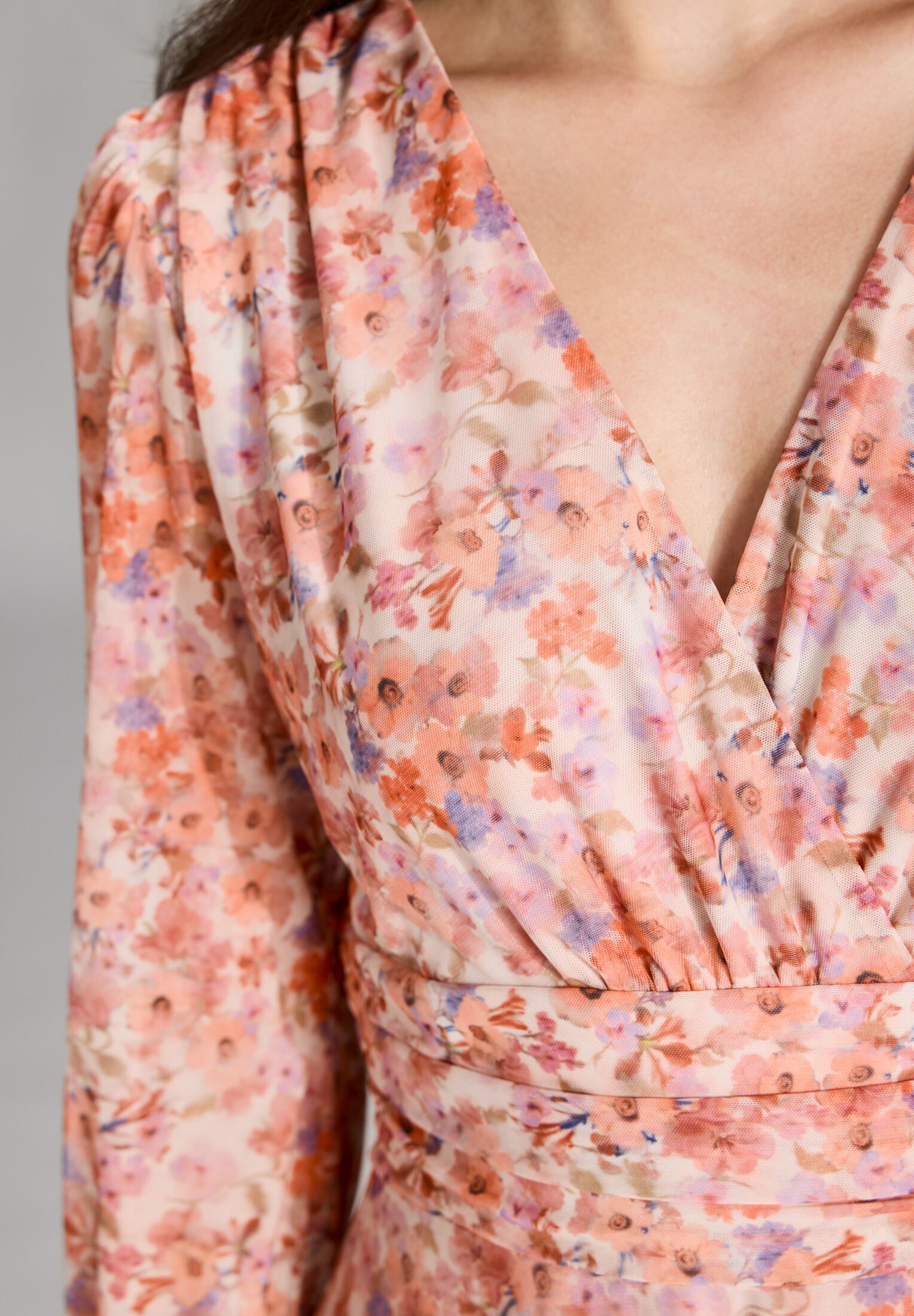 Midi Kleid aus bedrucktem Mesh mit ¾ Arm