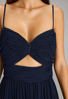 Chiffonkleid mit Cut-Out Detail und feiner Raffung