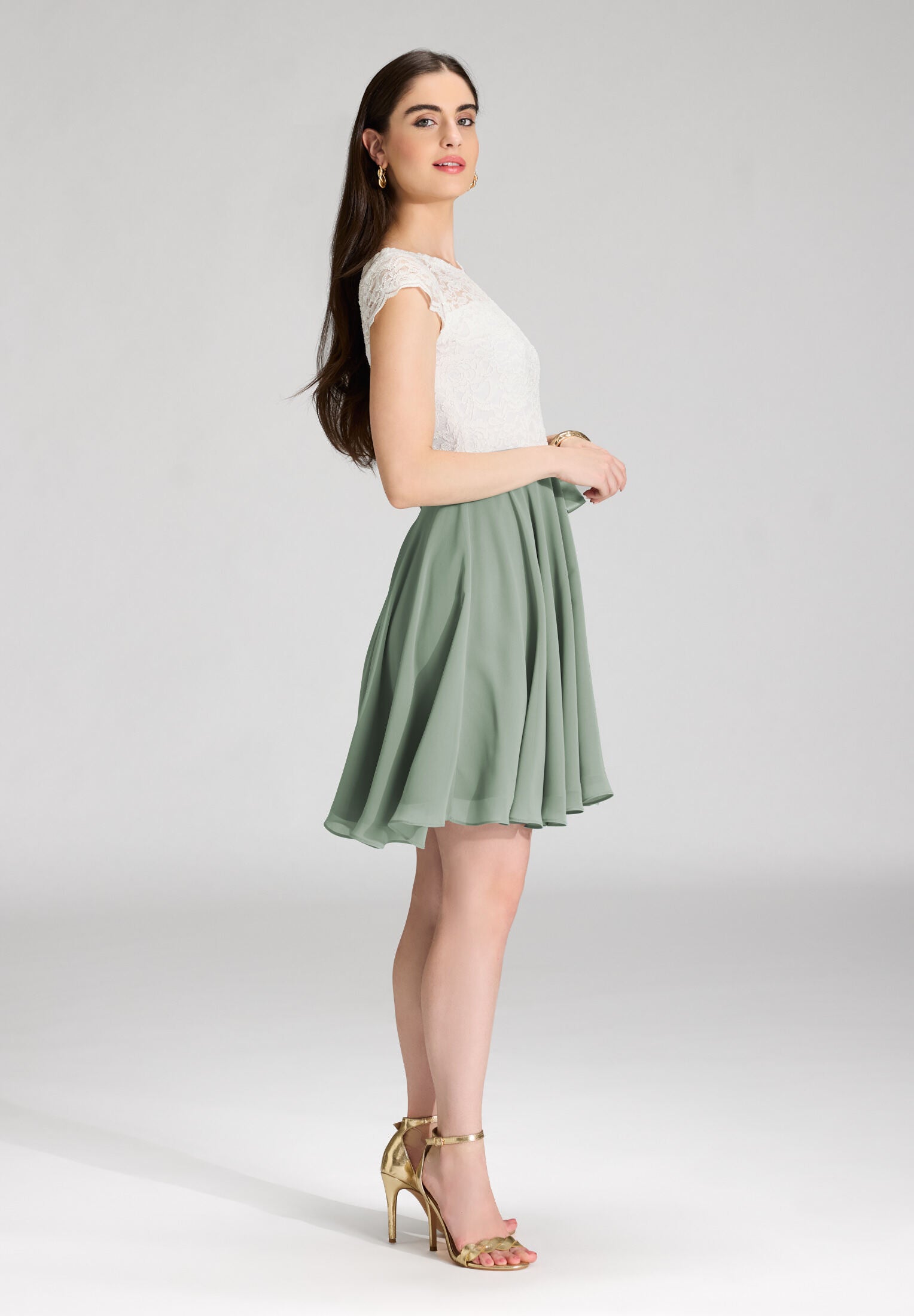 Zweifarbiges Cocktailkleid aus Spitze-Chiffon-Mix