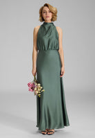 Abendkleid aus nachhaltigem Satin mit Drapierung am Kragen