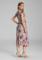 Midi Kleid aus bedrucktem Plissee Jersey mit kurzen Ärmeln