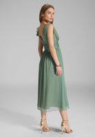 Cocktailkleid aus Crinkle Chiffon mit Volant Detail an der Schulter