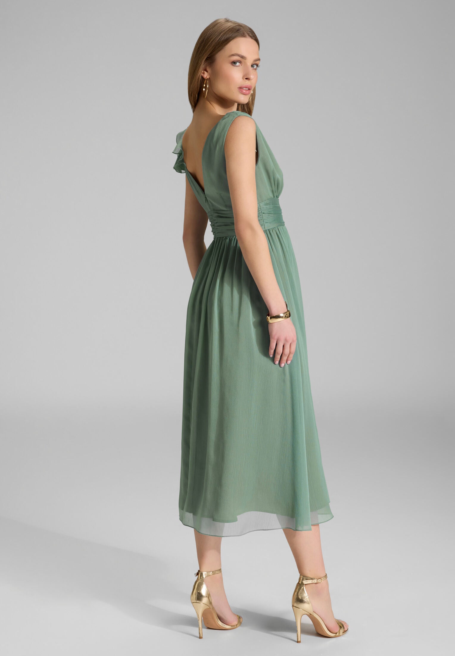 Cocktailkleid aus Crinkle Chiffon mit Volant Detail an der Schulter