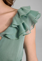 Cocktailkleid aus Crinkle Chiffon mit Volant Detail an der Schulter