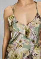 Langes Slip Dress mit Volants aus nachhaltigem bedruckten Satin