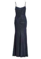 Figurbetontes Abendkleid mit Beinschlitz