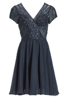 Besticktes Chiffonkleid mit kurzen Ärmeln