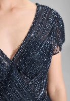 Besticktes Chiffonkleid mit kurzen Ärmeln