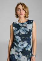 Midi Kleid aus weichem Mesh mit Ikat Druck