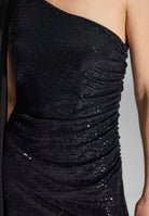 One-Shoulder Abendkleid aus foliertem Jersey mit Chiffon Schal