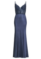 Abendkleid mit feiner Stickerei