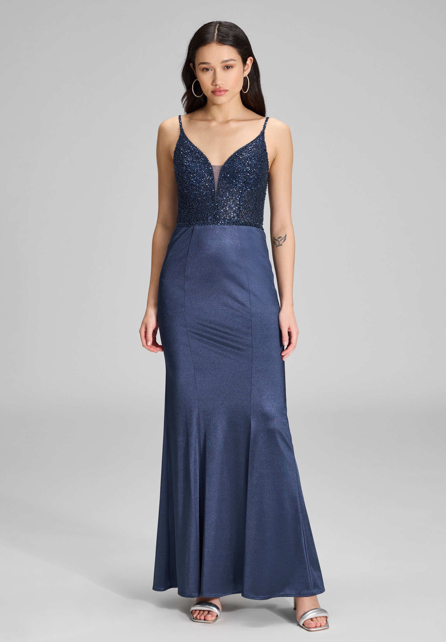 Abendkleid mit feiner Stickerei navy