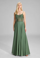 Chiffonkleid mit besticktem Top leaf green