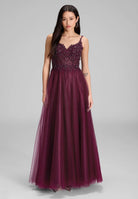 Ausgestelltes Tüllkleid mit Stickerei