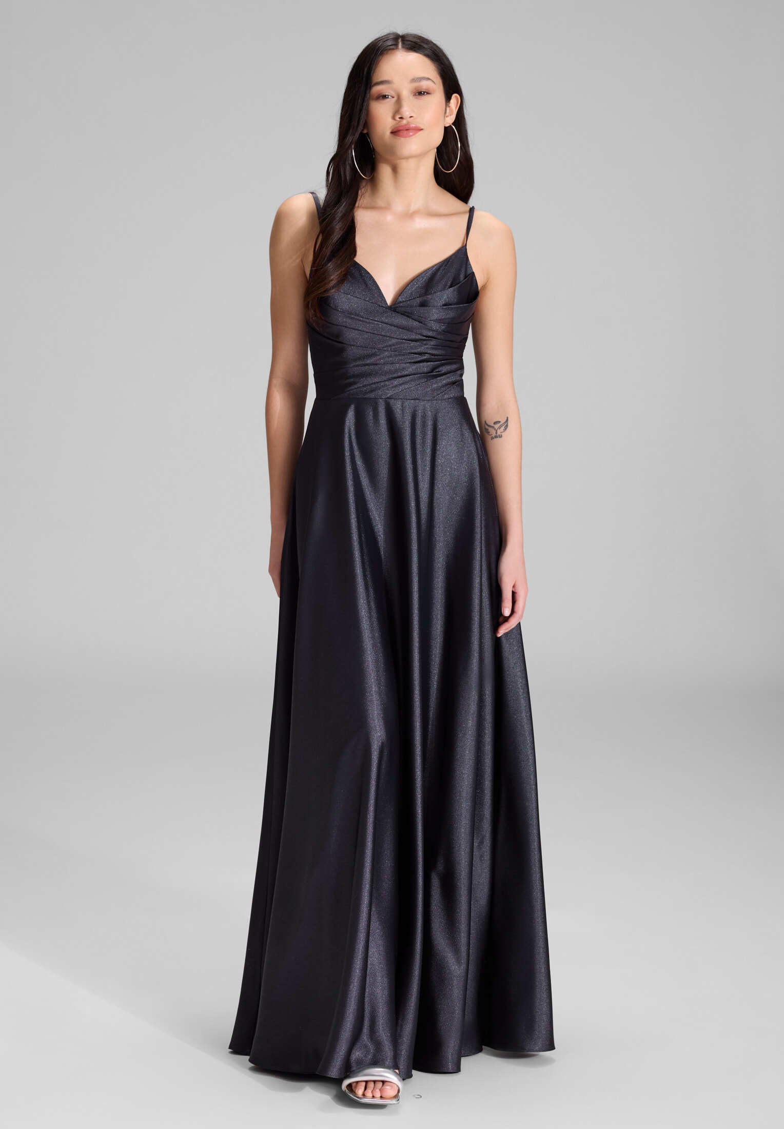 Schimmerndes Abendkleid mit drapiertem Top navy