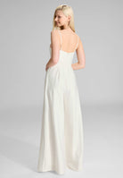 Satin Jumpsuit mit angedeutetem Wasserfallausschnitt