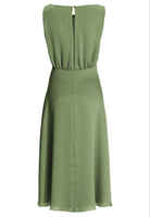 Cocktailkleid aus gehämmertem Satin mit Wasserfall Ausschnitt