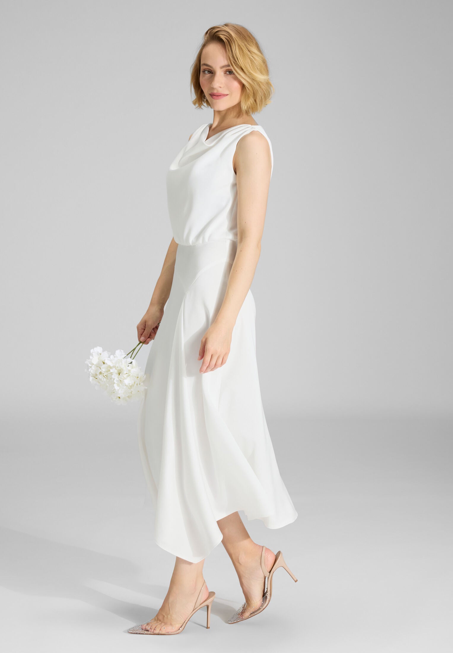 Cocktailkleid aus Satin mit Wasserfall Ausschnitt und seitlichem Godet