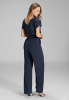 Jumpsuit mit Cut-Outs und weitem Bein