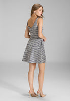 Kurzes Cocktailkleid mit Karree-Ausschnitt