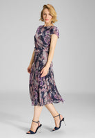 Midi Kleid aus bedrucktem Plissee Jersey mit kurzen Ärmeln