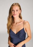 Satinkleid mit Schnürung am Rücken