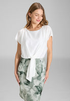 Etuikleid aus floral bedrucktem Scuba und Satin Top