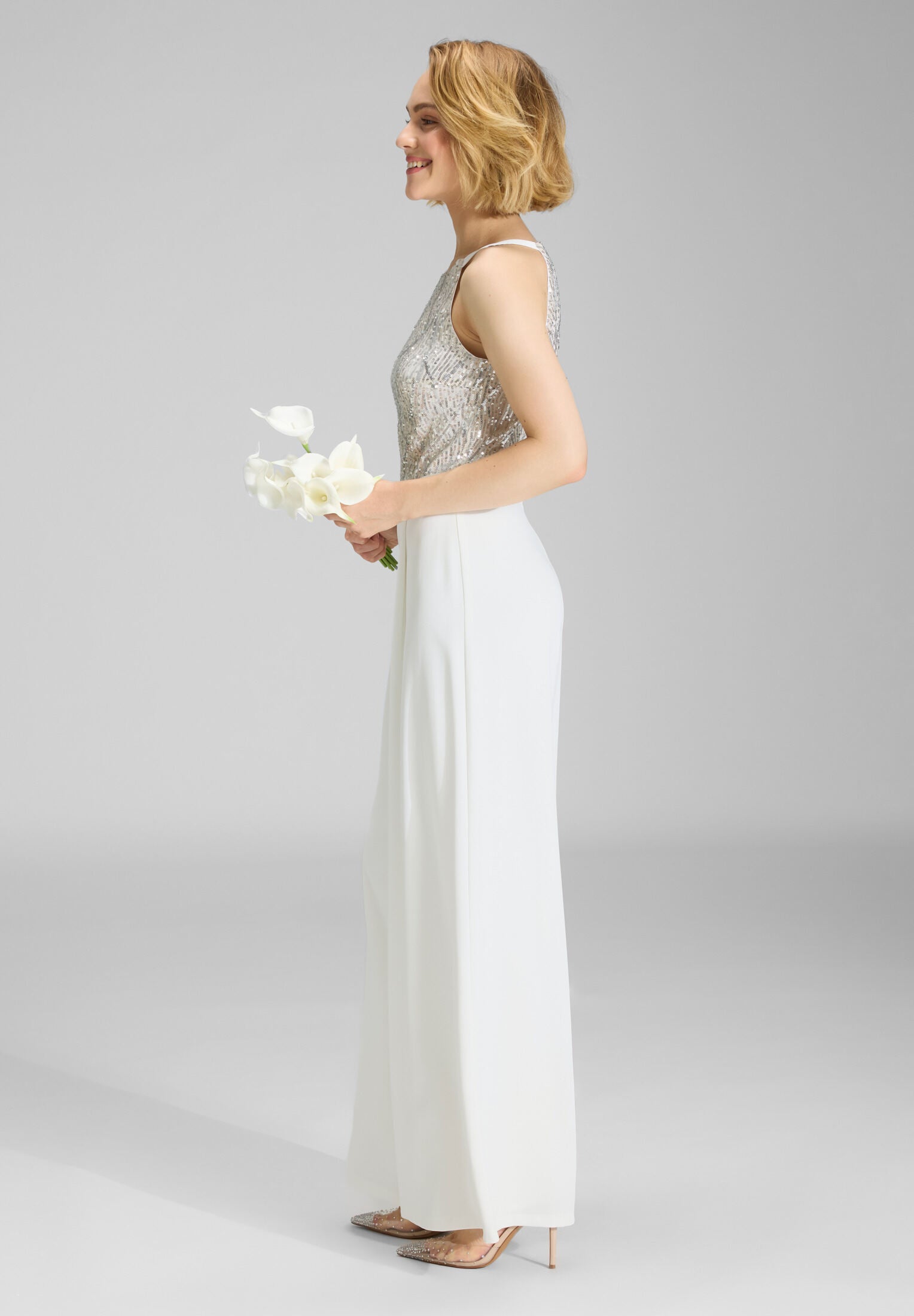 Jumpsuit mit amerikanischem Ausschnitt und besticktem Oberteil