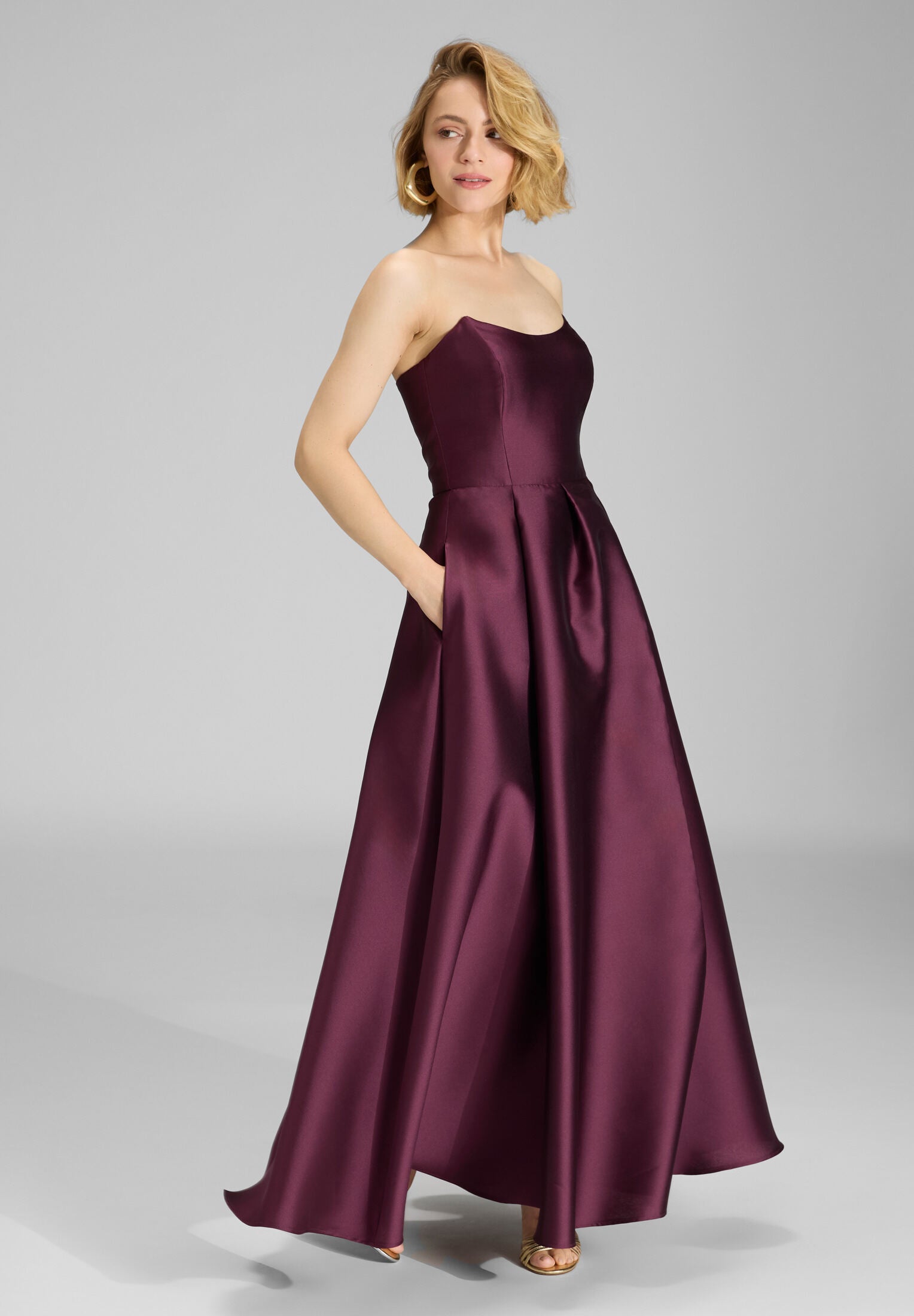 Abendkleid aus edlem Twill mit Korsage Oberteil merlot red