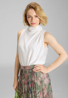 Ärmelloses Top aus nachhaltigem Satin mit Drapierung am Kragen