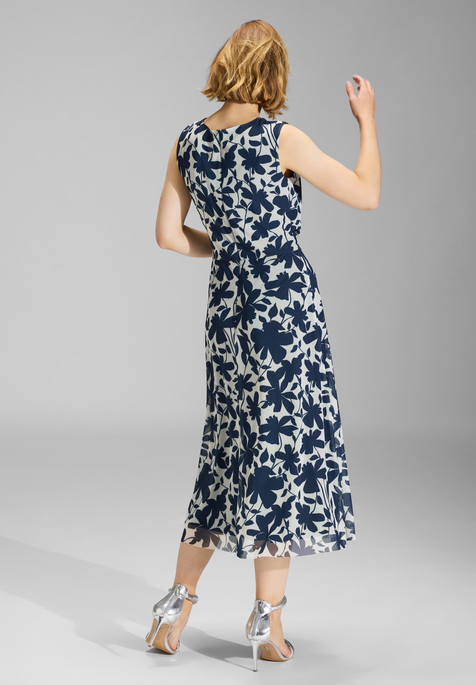 Midi Kleid aus weichem Mesh