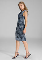 Etui Kleid aus bedrucktem Ottoman mit Drapierung