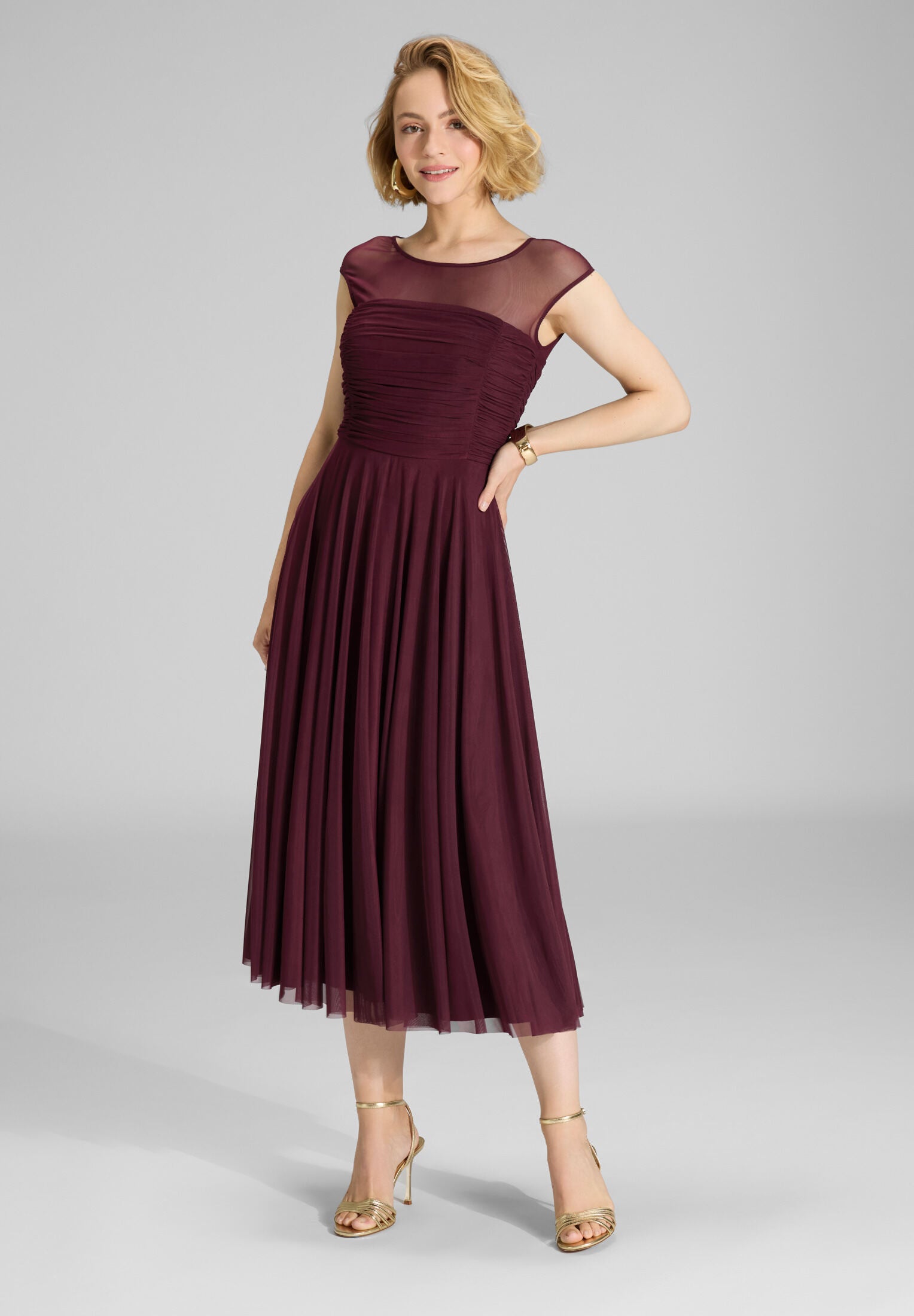 Cocktailkleid aus Mesh mit geraffter Korsage merlot red