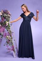 Besticktes Chiffonkleid mit kurzen Ärmeln